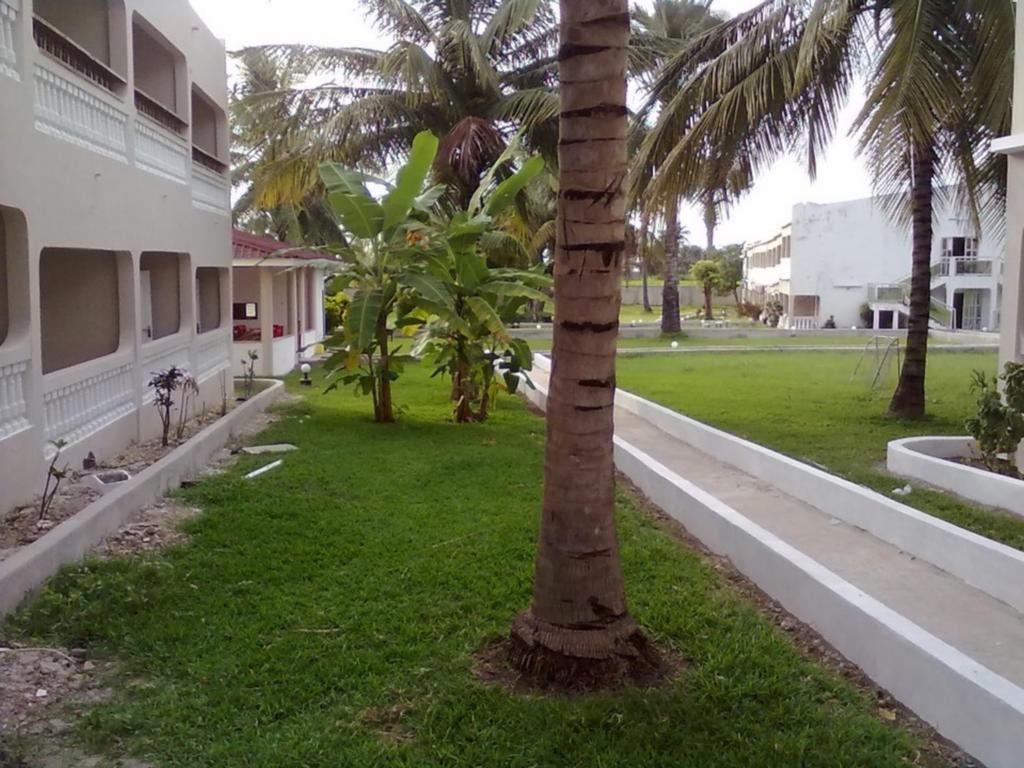 קולולי Mansea Beach Hotel מראה חיצוני תמונה
