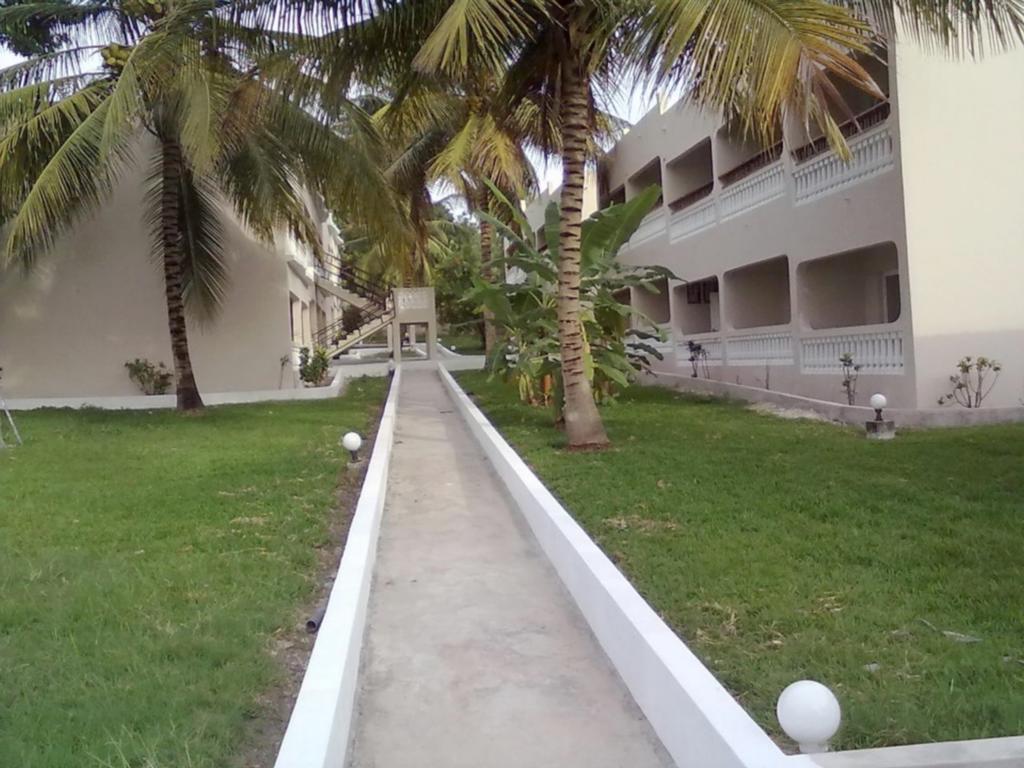 קולולי Mansea Beach Hotel מראה חיצוני תמונה